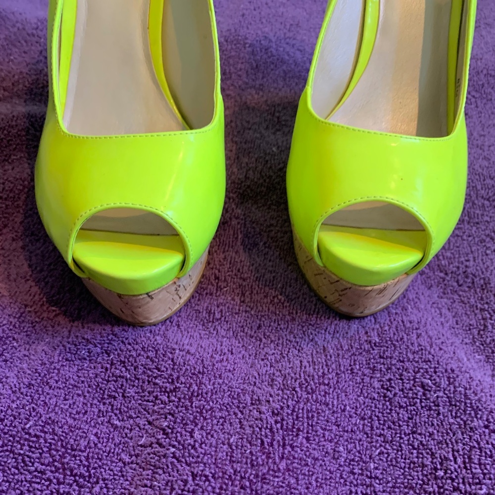 Nine West Yellow Platform Wedge Sandals sz 8.5M - Picture 3 of 5